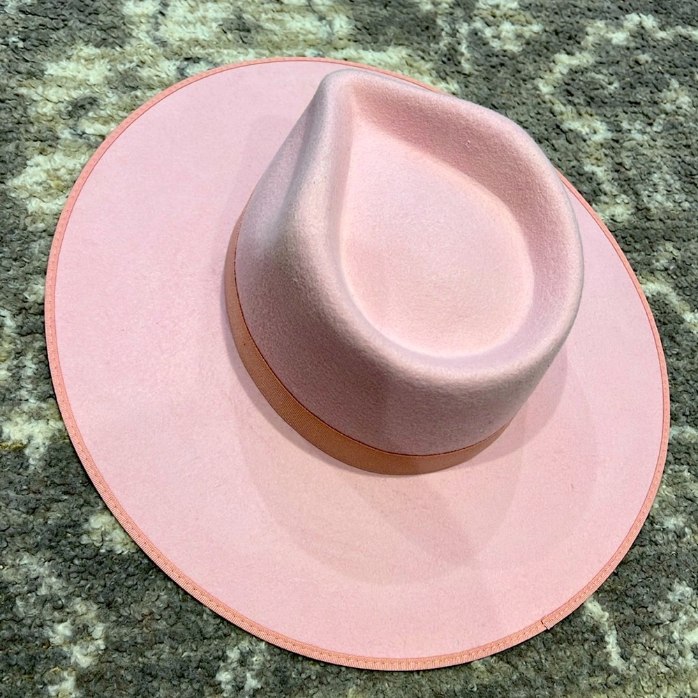 Pink lack of color hat